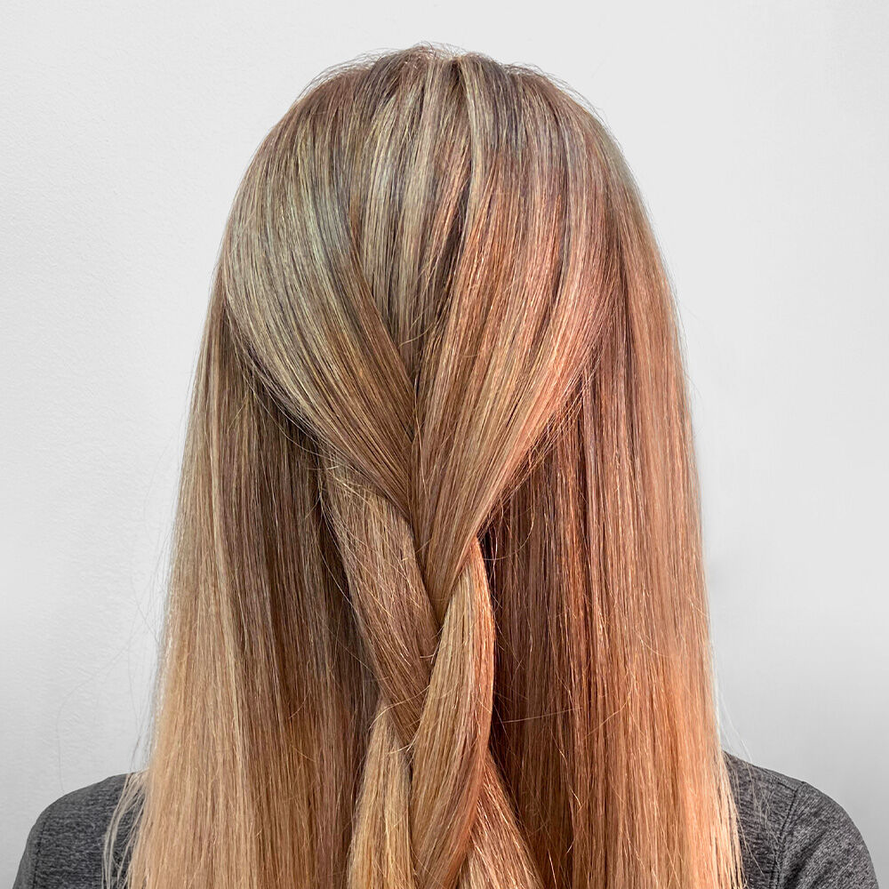Cheveux &eacute;pais