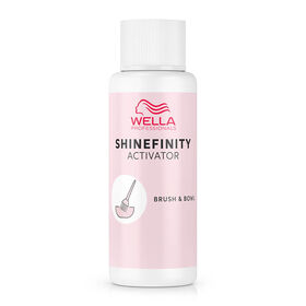 Wella Professionals Shinefinity Activator Penseel & Kleurschaal Activator 2% Wella Professionals Shinefinity Activator Penseel & Kleurschaal Activator 2%
