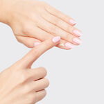 OPI Nature Strong Kalmeert & verwijdert nagelriemen 50ml
